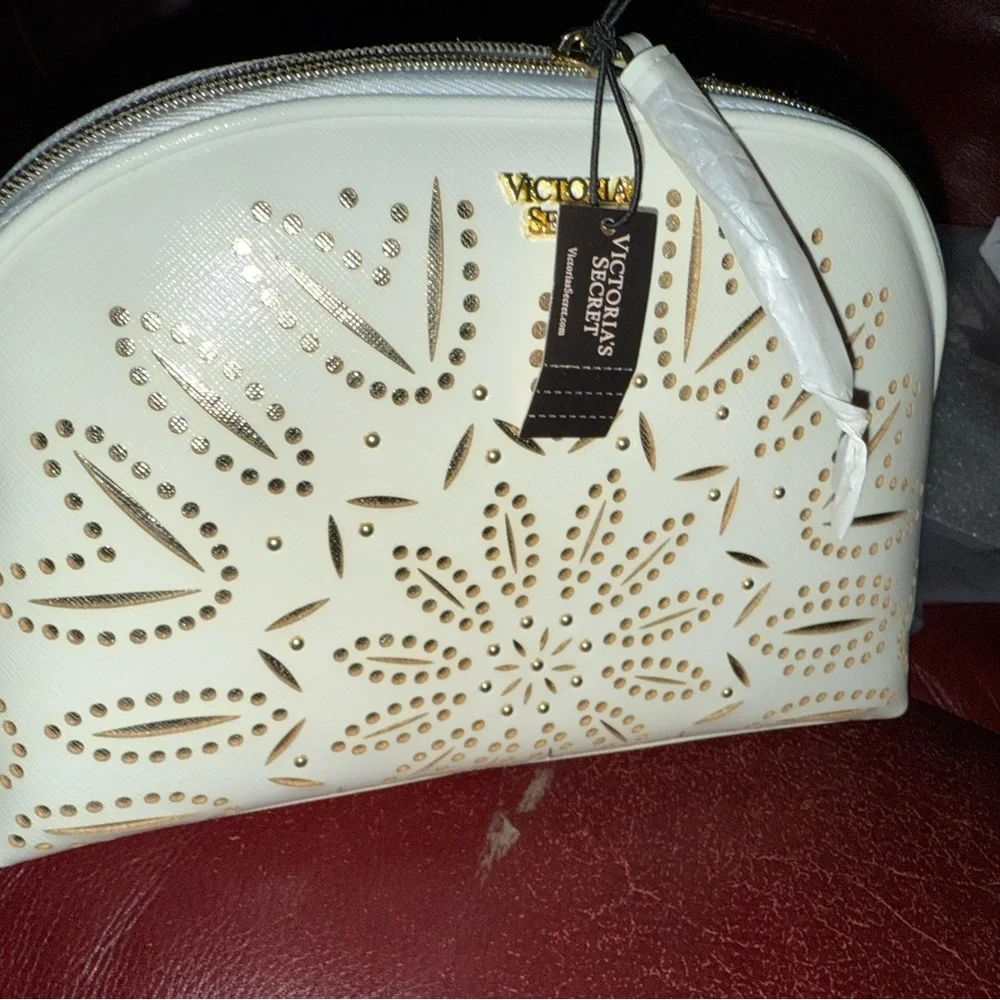 New Victoria's Secret lazer cut zip case